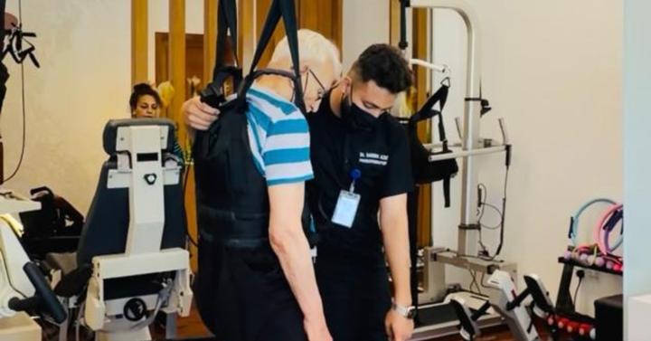 Gait training in harness